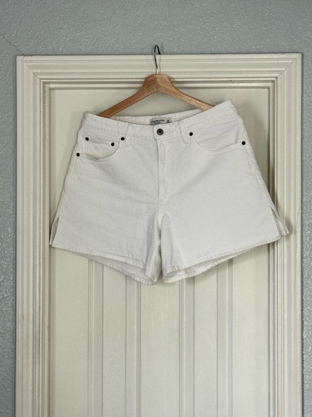 Abercrombie & Fitch White Denim Dad Jean Short, High Rise, Curve Love